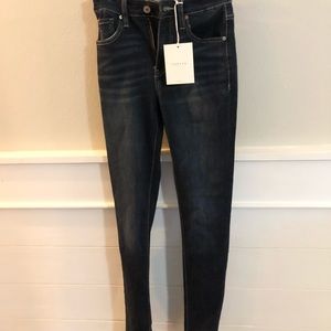 NWT size 0 Kancan skinny high rise jeans. Smoke and pet free home.